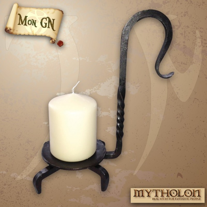 Chandelier à bougie en fer...