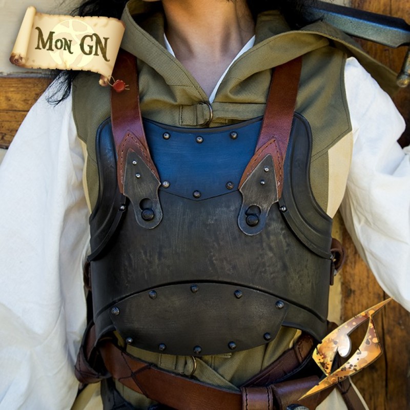 Torse léger sombre du...